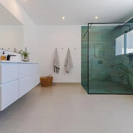 Huge Luxury With Stunning Views Feriehus *