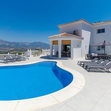 Huge Luxury With Stunning Views Semesterbostad *