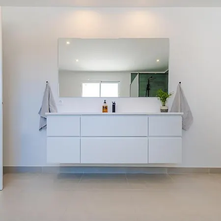 Huge Luxury With Stunning Views Feriehus Humera
