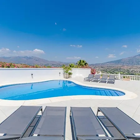 Huge Luxury With Stunning Views *