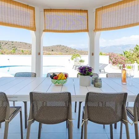 Huge Luxury With Stunning Views Feriehus