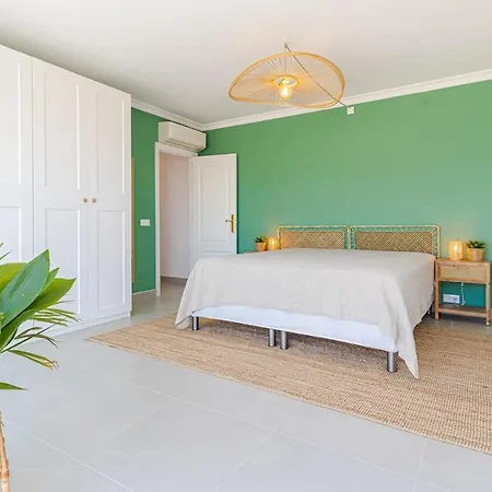 Huge Luxury With Stunning Views Feriehus Humera