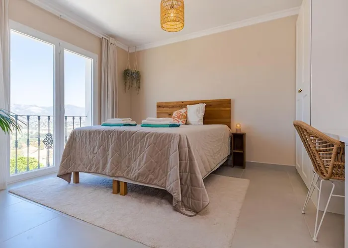 Huge Luxury With Stunning Views Semesterbostad