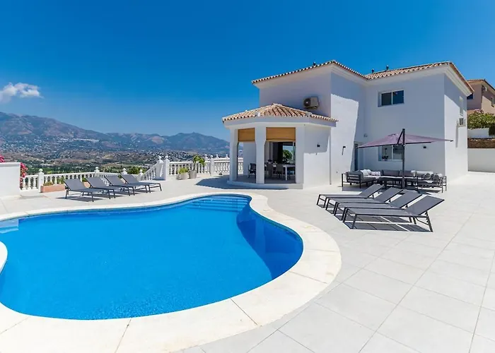 Huge Luxury With Stunning Views Semesterbostad *