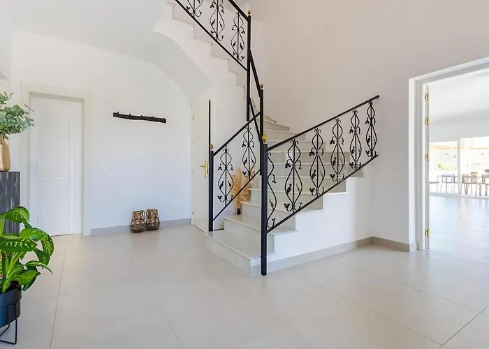 Huge Luxury With Stunning Views Semesterbostad Humera