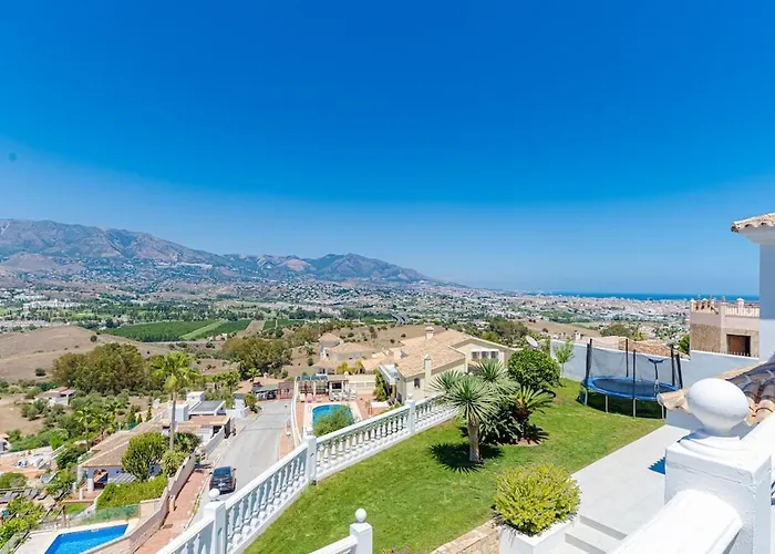 Huge Luxury With Stunning Views Humera