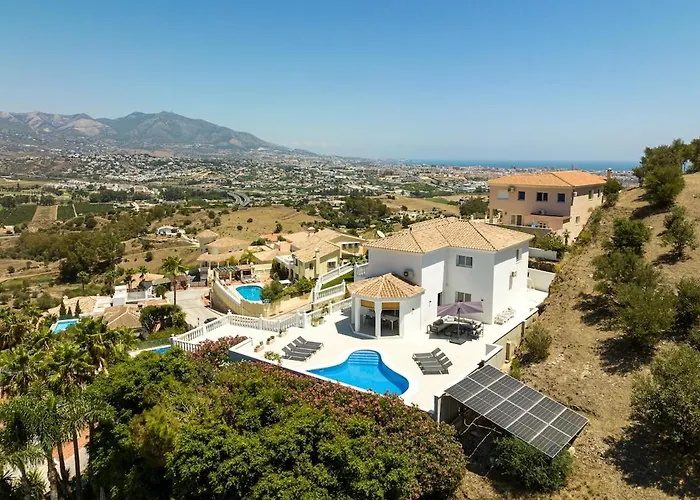 Huge Luxury With Stunning Views Semesterbostad