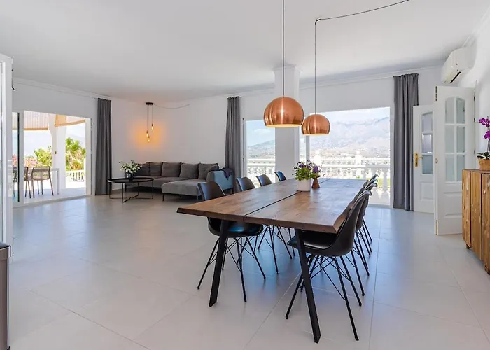 Huge Luxury With Stunning Views Semesterbostad *