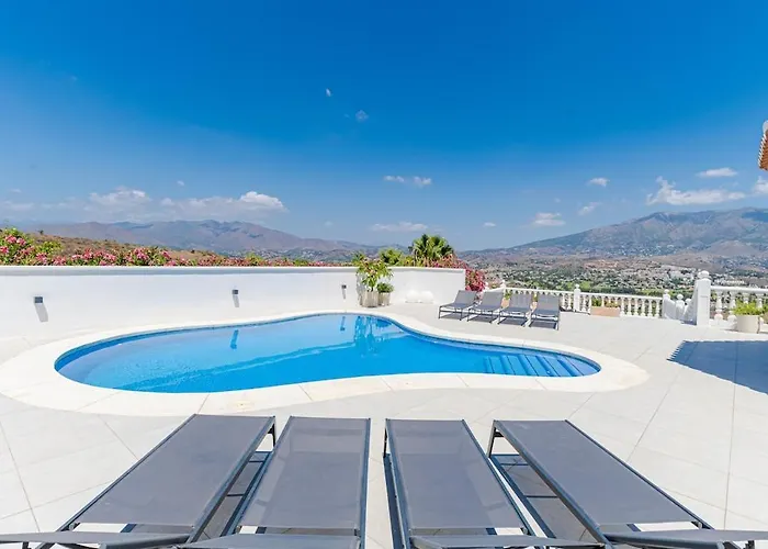 Huge Luxury With Stunning Views *
