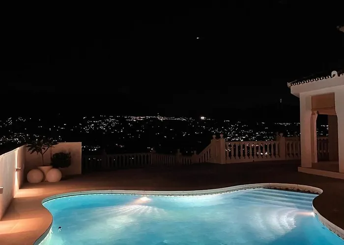 Semesterbostad Huge Luxury With Stunning Views Humera