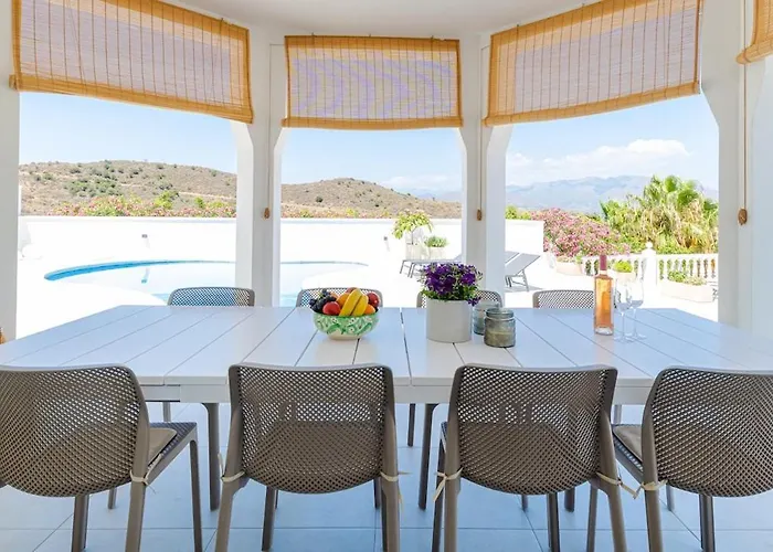Huge Luxury With Stunning Views Semesterbostad