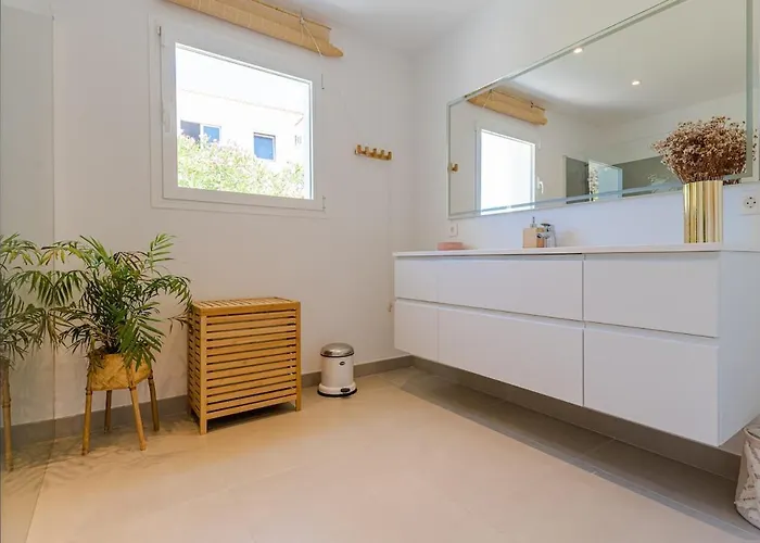 Huge Luxury With Stunning Views *