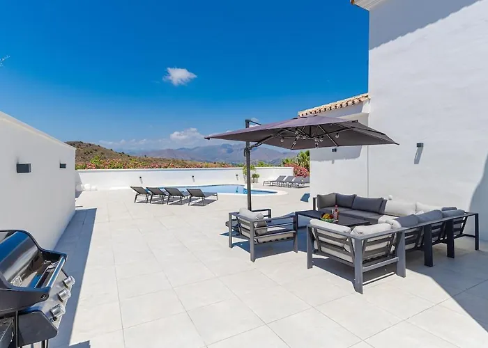 Huge Luxury With Stunning Views Semesterbostad