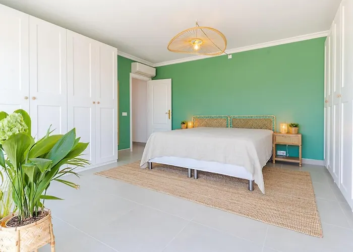 Huge Luxury With Stunning Views Semesterbostad Humera