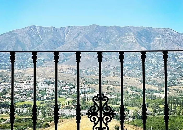 Huge Luxury With Stunning Views Humera